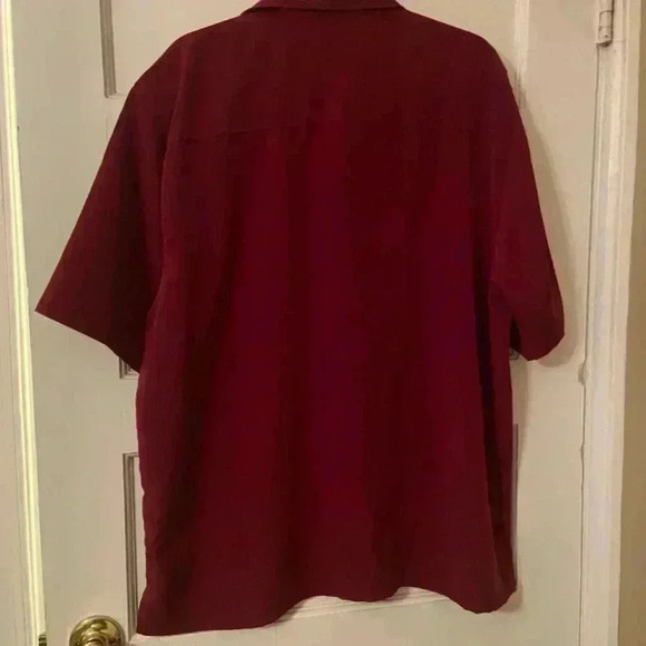 Puritan men’s red short sleeve button down with one front pocket. - Picture 2 of 5
